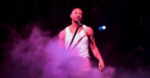 Usher-Tour-Strip-Club-Pole-Stage-Concert-Brooklyn-Music-News-2363x1575.jpg