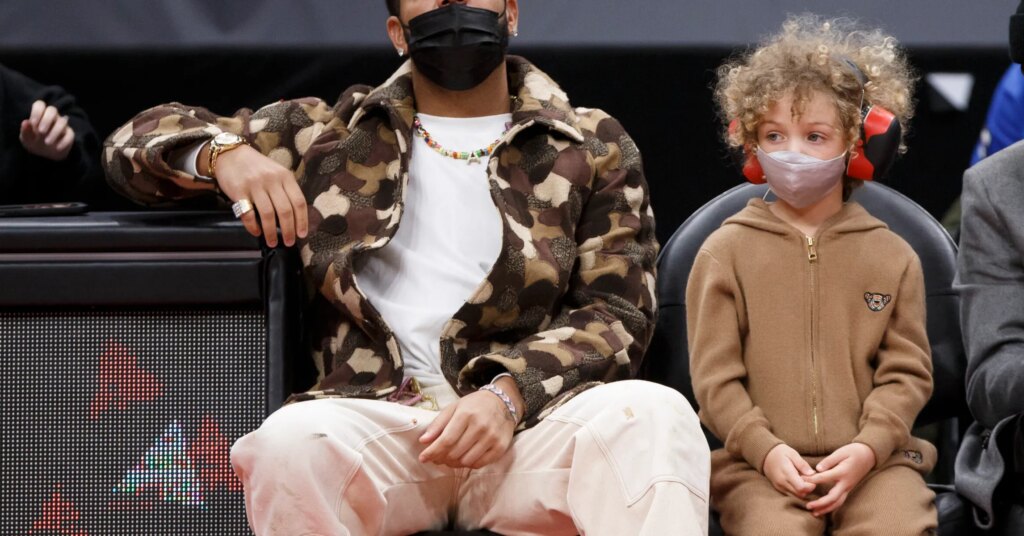 Drake-20-2362x1575.jpg