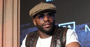 Floyd-Mayweather-2422x1575.jpg