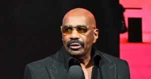 Steve-Harvey-2365x1575.jpg