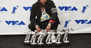 kendrick-lamar-humble-2371x1575.jpg