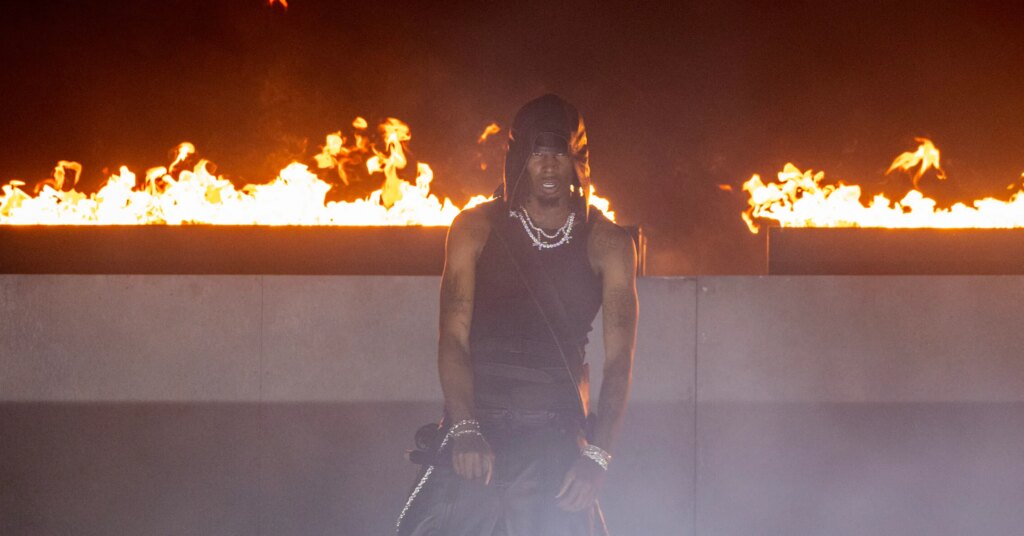 Playboi-Carti-Fan-Jumped-Girlfriend-Phone-Picture-Accused-Hip-Hop-News-2267x1575.jpg