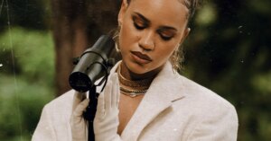 Amanda-Reifer-Woman-Now-New-Song-Stream.jpg