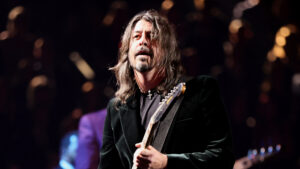 Dave-Grohl-Rock-Roll-Hall-Of-Fame-Ceremony-2022-710x400-1.jpeg