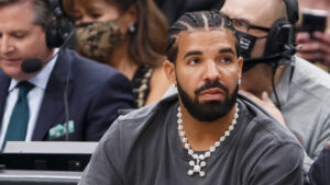Drake-Los-Angeles-Lakers-v-Toronto-Raptors-2022-710x400-1.jpeg