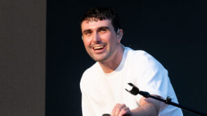Fred-Again-Glastonbury-Festival-2023-710x400-1.jpeg