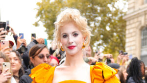 Hayley-Williams-Vivienne-Westwood-Paris-Fashion-Week-2025-710x400-1.jpg