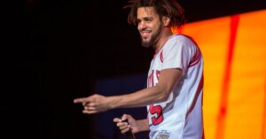 Kendrick-Lamar-New-Song-Fire-Emoji-Playlist-Stream-Hip-Hop-News-2363x1575.jpg