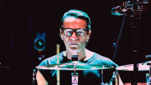 Larry-Mullen-Jr-U2-Mediolanum-Forum-2018-710x400-1.jpg