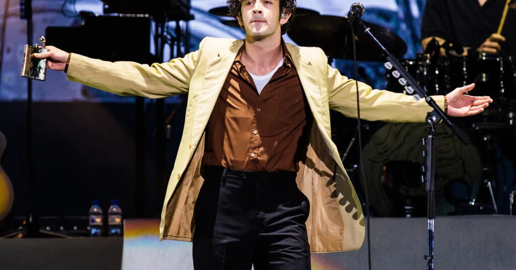 Matty-Healy-3-2362x1575.jpg