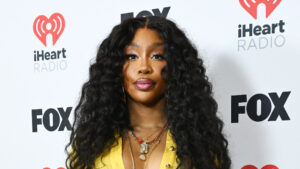 SZA-2024-iHeartRadio-Music-Awards-710x400-1.jpg