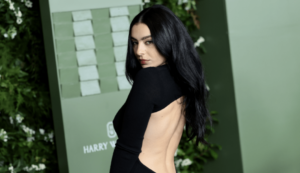 charli-xcx-snl.png