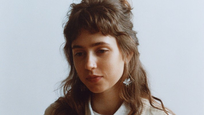clairo-TOP.jpg