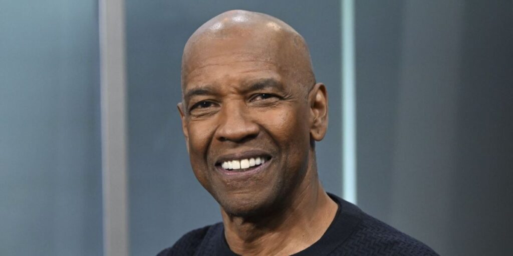 denzel-washington-attends-a-siriusxm-town-hall-with-the-cast-of-gladiator-ii-with-host-mike-muse-at-siriusxm-studios-on-novemb.jpg