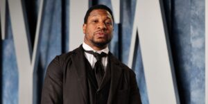 jonathan-majors-attends-the-2023-vanity-fair-oscar-party-hosted-by-radhika-jones-at-wallis-annenberg-center-for-the-performing-a.jpg