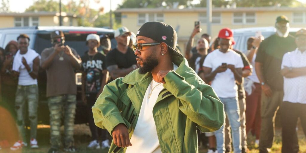 kendrick-lamar-dances-during-the-music-video-shoot-for-not-like-us-at-nickerson-gardens-on-saturday-june-22-2024-in-watts-c.jpg