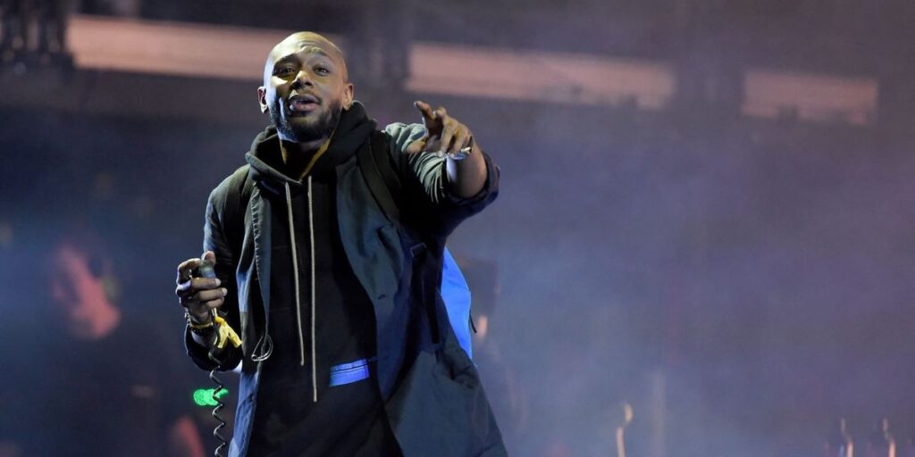 mos-def-performs-onstage-with-gorillaz-during-the-meadows-music-and-arts-festival-day-2-at-citi-field-on-september-16-2017-in.jpg
