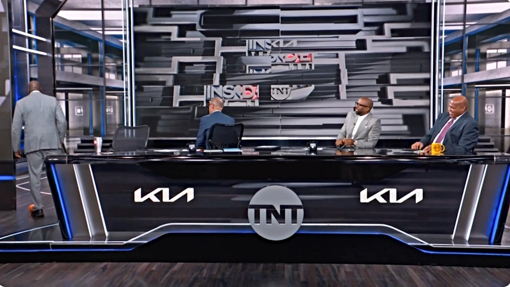 shaq-walk-off.jpg