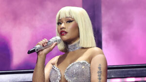 1736209580_Nicki-Minaj-Pink-Friday-2-World-Tour-New-York-2024-710x400-1.jpg