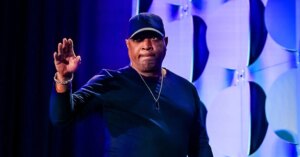 Chuck-D-Wildfires-LA-California-Burn-Hollywood-Burn-Public-Enemy-Hip-Hop-News-e1736531278912.jpg