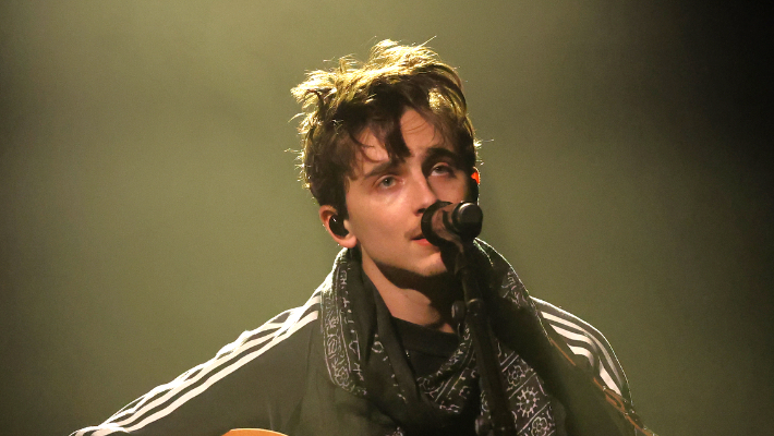 Timothee-Chalamet-SNL-Performance-2025-710x400-1.jpg