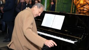 jeff-goldblum-piano.jpg