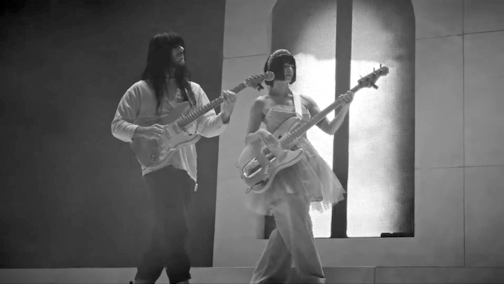 khruangbin-pon-pon-video.png
