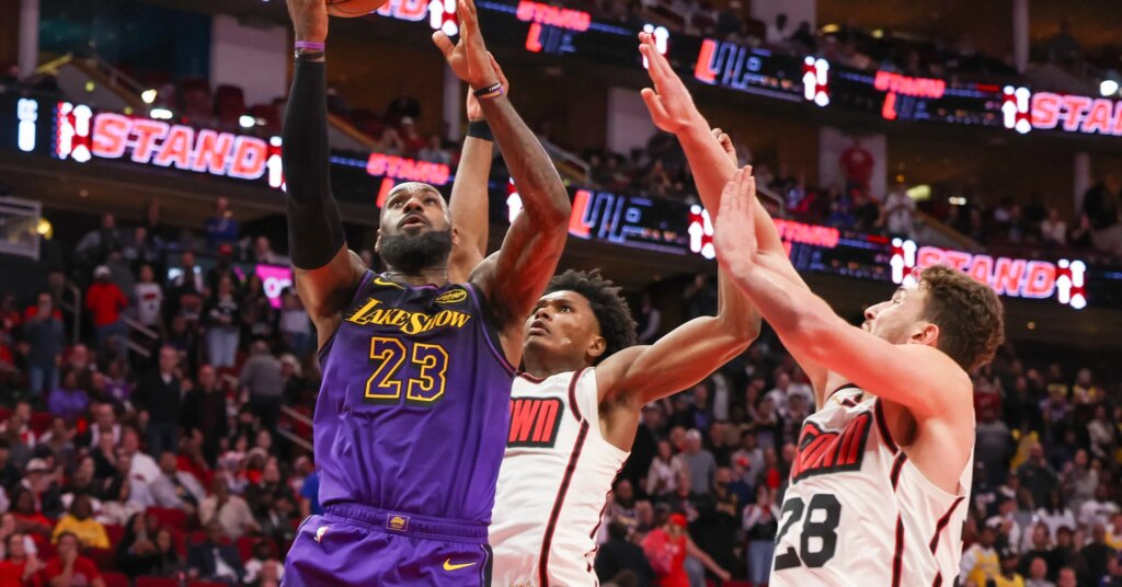 lebron-james-2445x1575.jpg