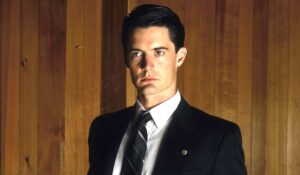 twin-peaks-agent-cooper-feat.jpg