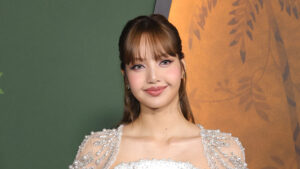 Lisa-Blackpink-The-White-Lotus-LA-Premiere-2025-710x400-1.jpg