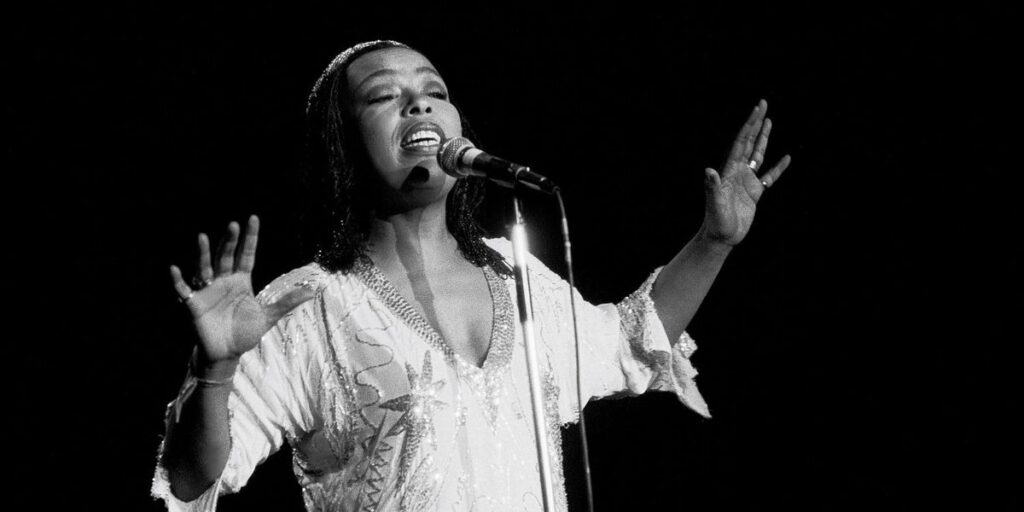 american-musician-roberta-flack-performs-onstage-at-the-park-west-auditorium-chicago-illinois-march-30-1981.jpg