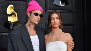 hailey-bieber-justin-bieber-GRID.jpg
