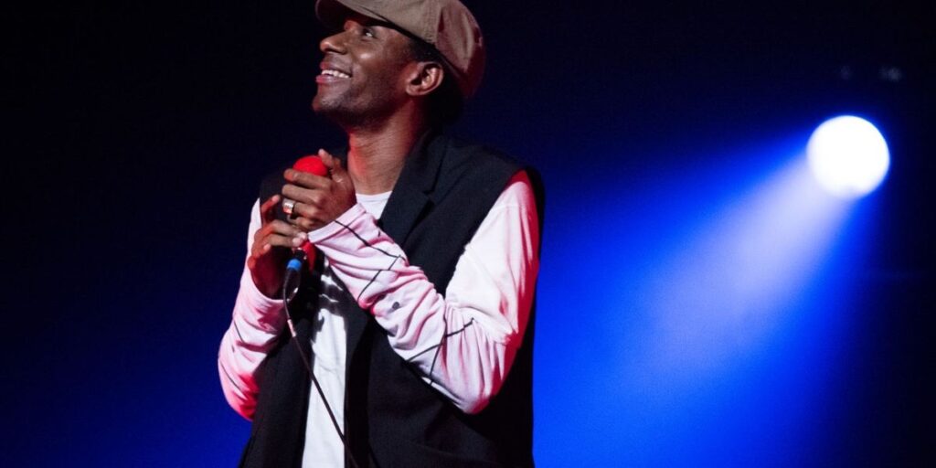singer-yasiin-bey-performs-in-concert-at-the-apollo-theater-on-december-21-2016-in-new-york-city.jpg