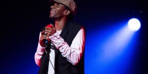 singer-yasiin-bey-performs-in-concert-at-the-apollo-theater-on-december-21-2016-in-new-york-city.jpg