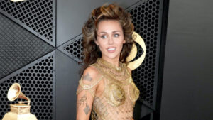 1-miley-cyrus-grammys-2024.jpg