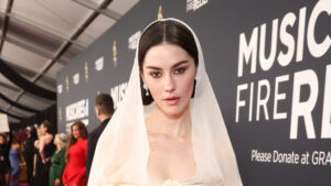 Gracie-Abrams-Grammy-Awards-2025-710x400-1.jpg