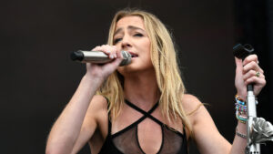 Ingrid-Andress-Lollapalooza-2023-710x400-1.jpg