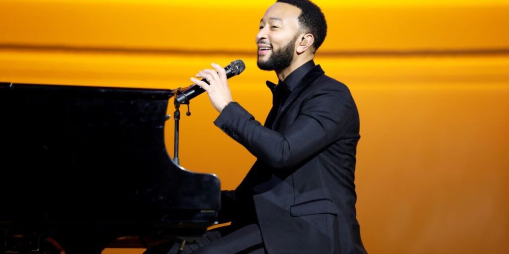 john-legend-performs-on-stage-during-ronald-mcdonald-house-charities-rmhc-50th-anniversary-gala-on-november-16-2024-in-chicag.jpg