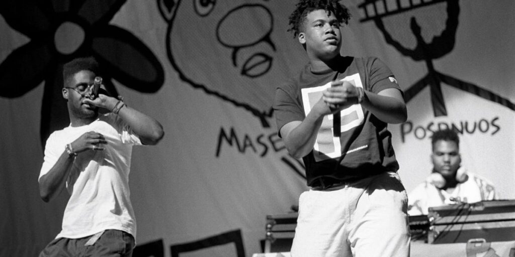 kelvin-mercer-aka-posdnuos-and-david-trugoy-the-dove-jolicoeur-and-vincent-mason-aka-maseo-of-de-la-soul-performing-at-the-bea.jpg