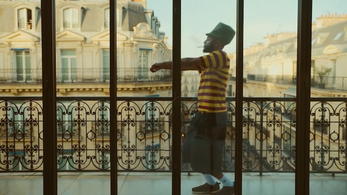 Amine-Arc-de-Triomphe-video-grid.jpg