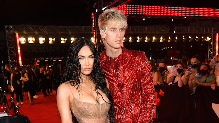 Megan-Fox-Machine-Gun-Kelly-2021-MTV-Video-Music-Awards-VMAs-getty-grid.jpg