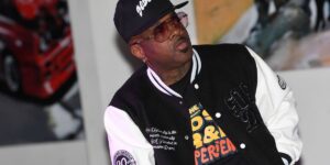 jermaine-dupri-speaks-onstage-during-brothas-and-brews-black-men-s-town-hall-sponsored-by-team-harris-walz-and-the-democratic-p.jpg