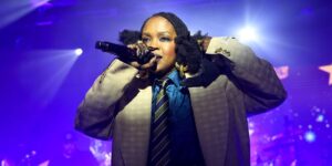 lauryn-hill-performs-during-the-amex-x-carbone-beach-2025-on-may-04-2025-in-miami-beach-florida.jpg