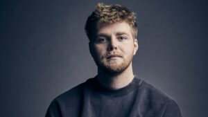 Alex-Warren-2025-Atlantic-Records-grid.jpeg