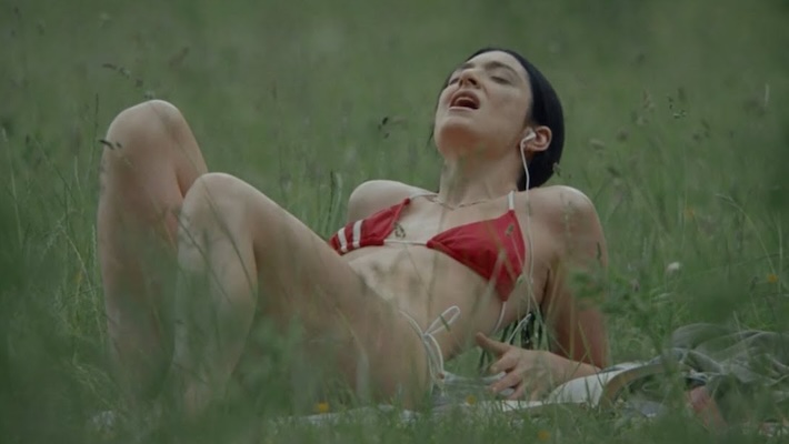 Lorde-Hammer-video-grid-1.jpg