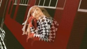PinkPantheress-Close-To-You-video-grid.jpg