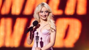 sabrina-carpenter-copy.jpeg