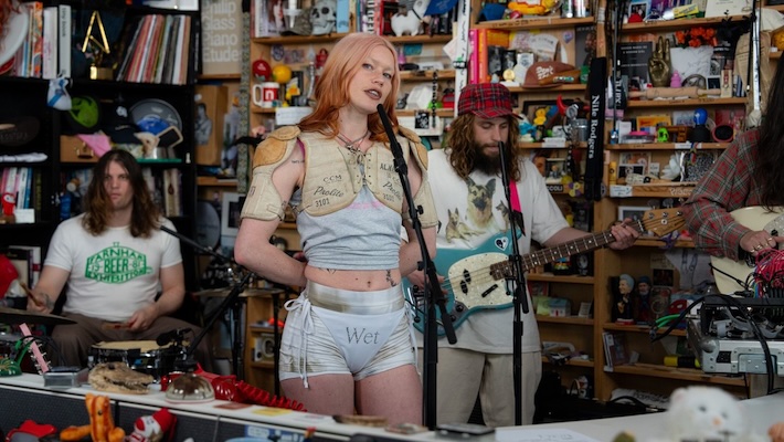 Wet-Leg-Tiny-Desk-Concert-grid.jpg