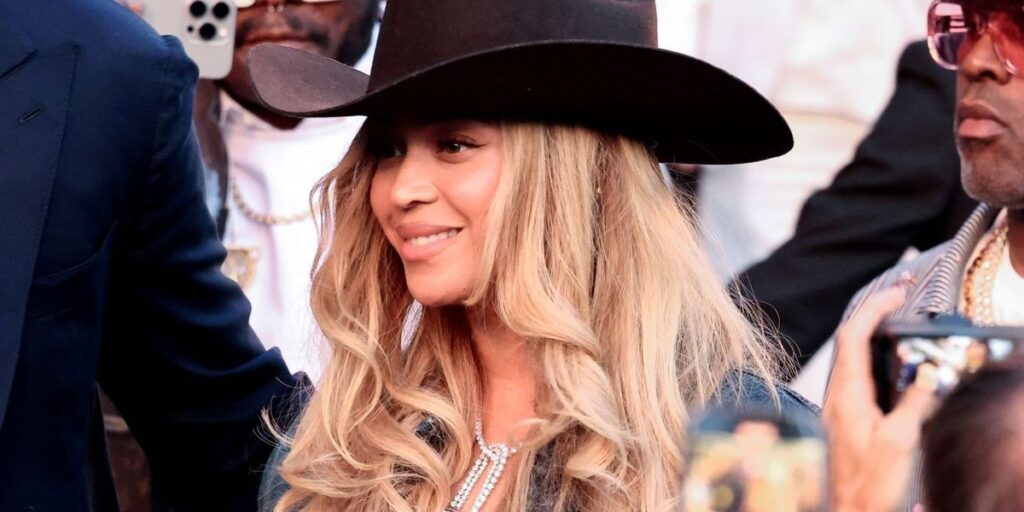 beyonce-attends-the-louis-vuitton-menswear-spring-summer-2026-show-as-part-of-paris-fashion-week-on-june-24-2025-in-paris-fran.jpg