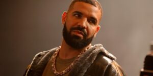 drake-speaks-onstage-during-drake-s-till-death-do-us-part-rap-battle-on-october-30-2021-in-long-beach-california.jpg